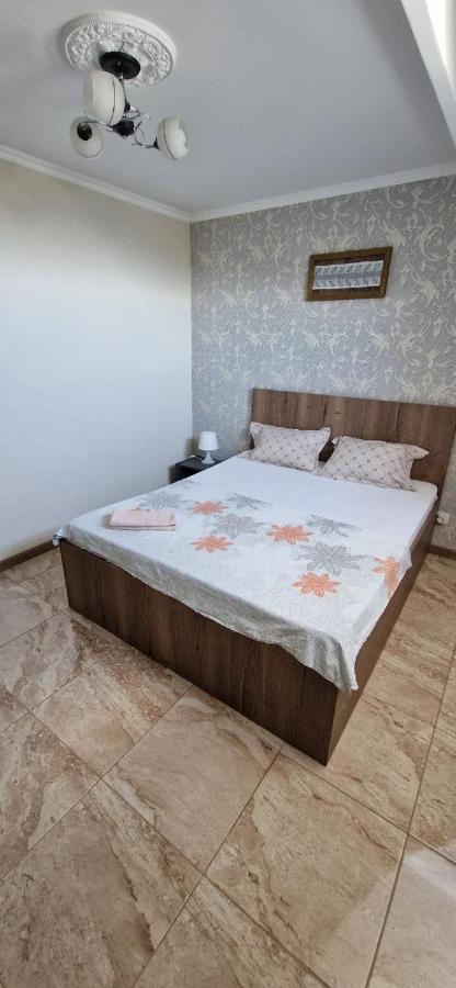Tecuci Apartment In The Center Kisinyov Kültér fotó