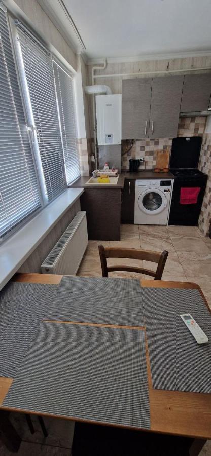 Tecuci Apartment In The Center Kisinyov Kültér fotó