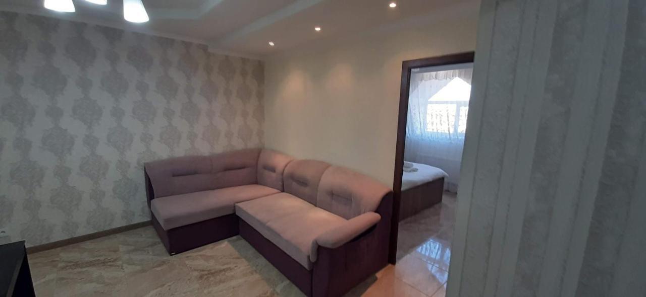Tecuci Apartment In The Center Kisinyov Kültér fotó